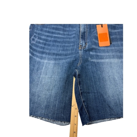 Risen High Rise Raw Hem Mid Thigh Shorts 3XL - Picture 11 of 14